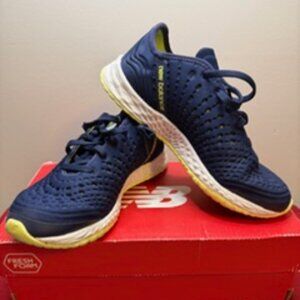 New Balance Navy Mesh Sneakers – Women’s Size 7 (Excellent Condition)